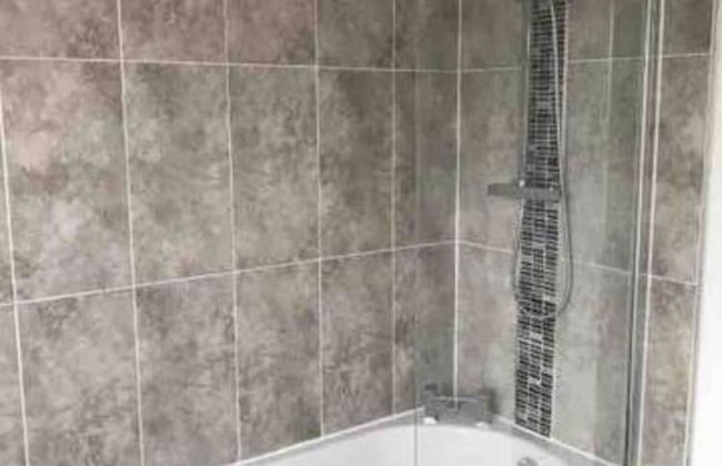 Beautiful 3-bed House in Wolverhampton - Photo 17