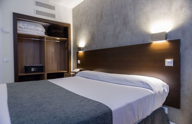 Apartamentos Recoletos - Photo 24