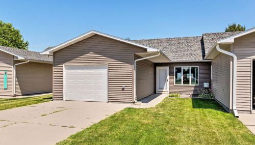Elwood Townhome with Patio - 7 Mi to Johnson Lake - Foto 3