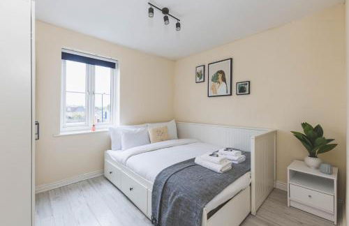 Cosy 2BR, Free Parking, 8min to City Airport - Foto 16