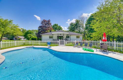 Game Room and Hot Tub! Cresco Family Home - Foto 1