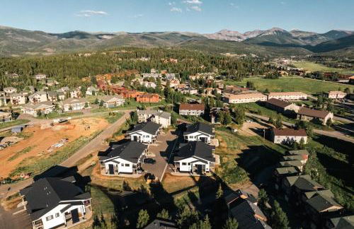 New Luxe Condo - Hot Tub - Minutes to WP! - Fraser - Foto 42