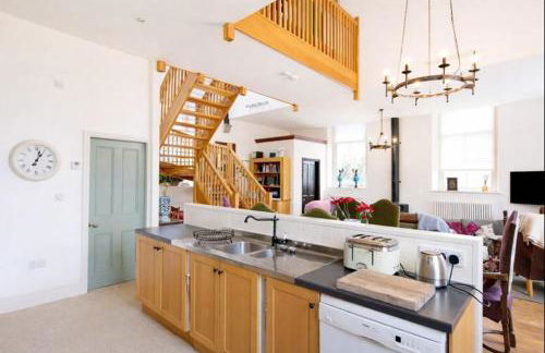 Converted Chapel, Stunning Sea & Mountain Views! - Foto 10