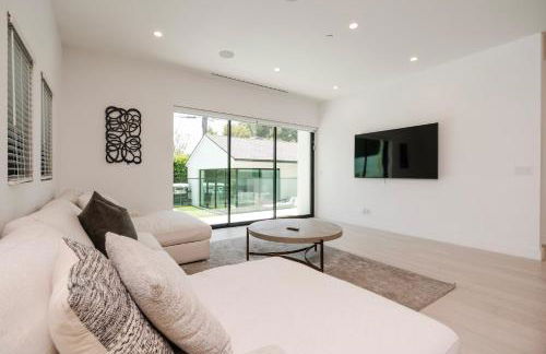 Modern Poolside Paradise - Foto 11