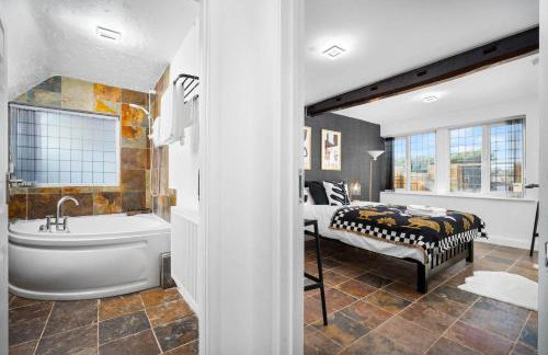 Charming Harvington Cottage - Hot Tub, Pet Friendly, Sleeps 11 - Foto 22