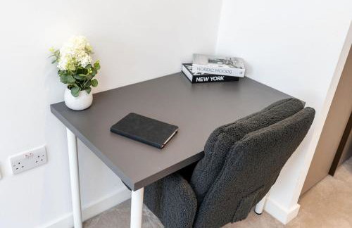 Tranquil 2-Bed Apartment, Balcony, Sleeps 6, 7 Minute Drive to King's Cross St Pancras - By City Peace - Foto 26