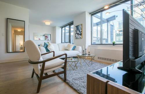 Bright 2 Bedrooms 2 Bathrooms Unit - Foto 1