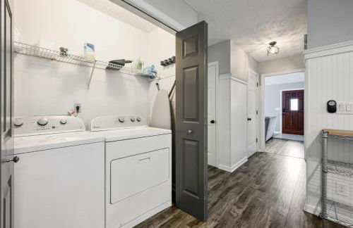 Relax In This 4BR Retreat With Screened Snug Porch - Foto 19