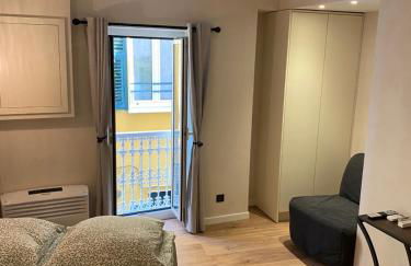 Refurbished apartment in the Old Town, steps from the beach - Foto 8