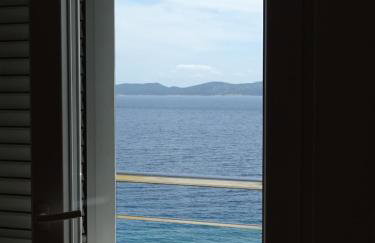 6-pax Apartment ON THE BEACH - TOP Floor, Great sea view, Parking ensured - Photo 1