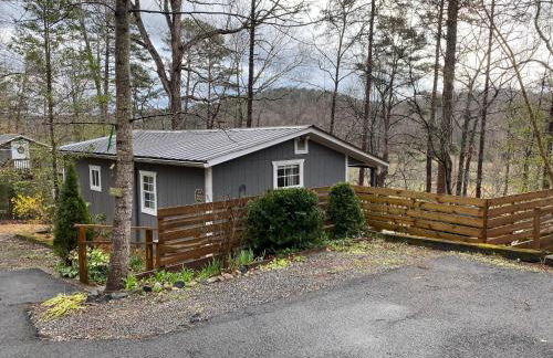 Convenient Cottage-Hot Tub, 4 Minutes to Dahlonega - Foto 23