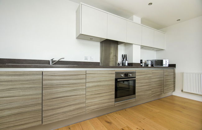 Orion Marina Sea View - Parking - by Brighton Holiday Lets - Foto 17