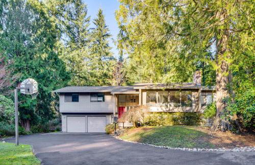 Luxe Redmond Family Home Sauna, Solarium and Creek - Foto 3