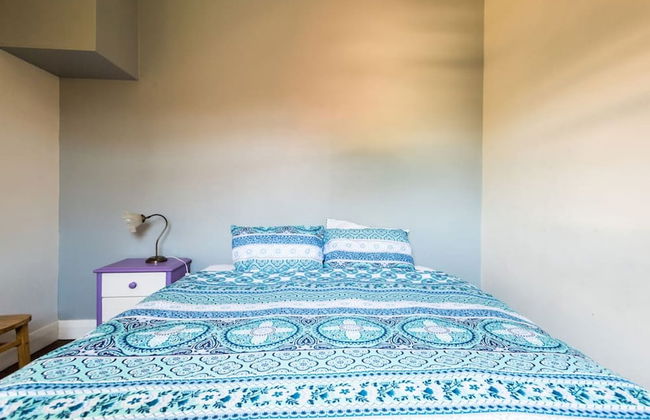 Beautiful 2 Story Manor Close to Beach and all - Foto 44