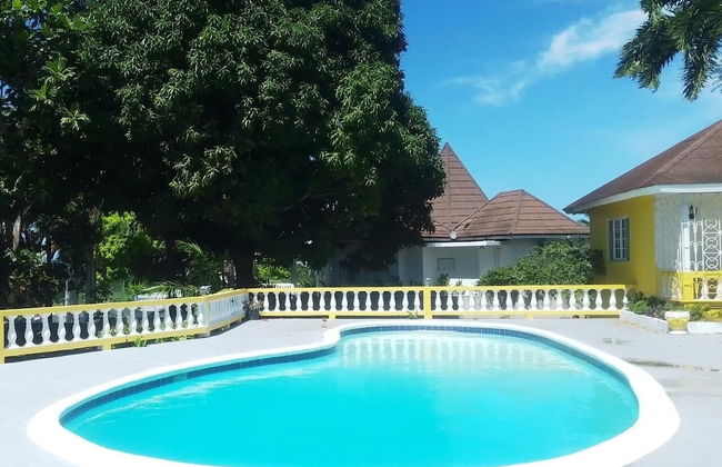 Yancey Largo Villa Perfect Jamaica Ironshore Getaway w Private Pool and Onsite Staff Services by RedAwning - Photo 45