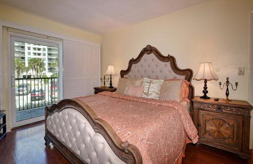 Mont Martre Condo 216 Beachfront 2 bedroom 2 bath at Mont Martre Condos 23117 - Foto 32