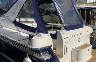 Entire Boat at St Katherine Docks 2 Available select using room options - Photo 5