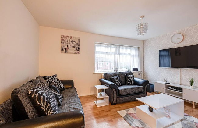 Lovely 2 Bedroom Apartment With Fireplace - Photo 11