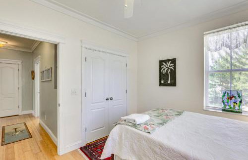 Lovely Carrabelle Home with Lake Views and Pool Access - Foto 14