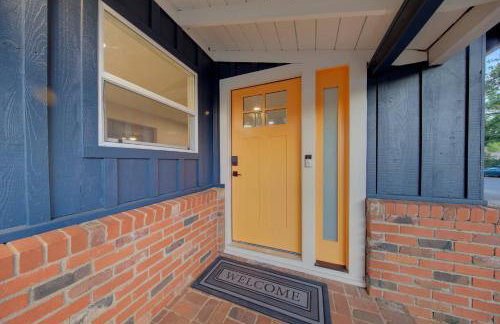 Folsom Old Town Escape • Cozy Cottage + Library - Foto 57