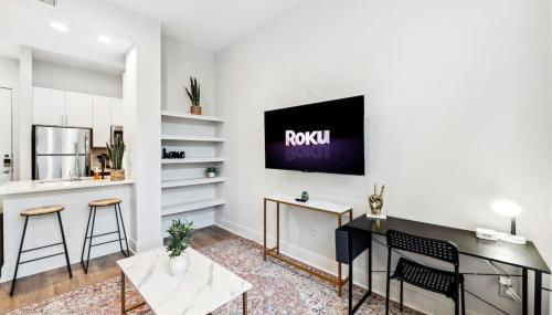 New Apt in DeepEllum with Pool and Parking near Baylor Med - Foto 2