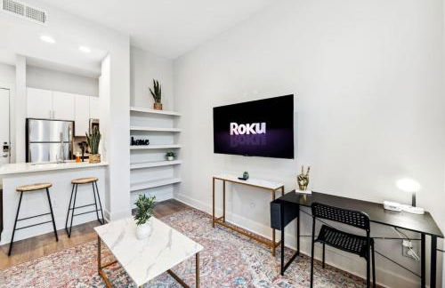 New Apt in DeepEllum with Pool and Parking near Baylor Med - Foto 2