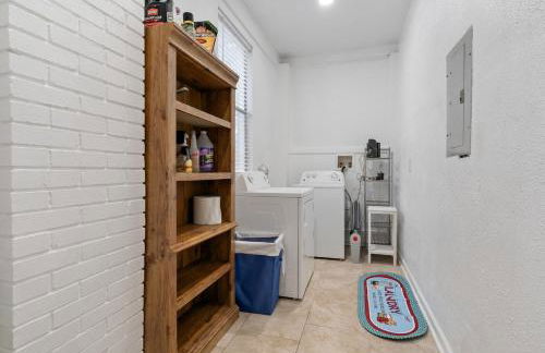 Spacious Homey Stay with Games, Gym, Near Downtown - Foto 10