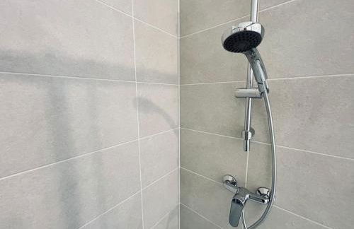 Bleuets studio cosy neuf terrasse proche centre - Foto 9