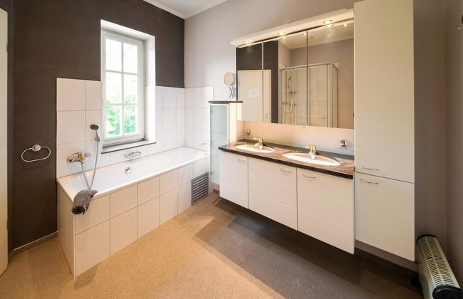 Impressive Castle in Spa With a Swimming Pool - Foto 35