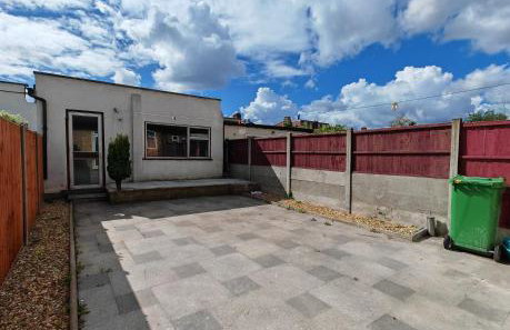 4 Bedroom 2 Bathroom House - Free parking - Foto 22