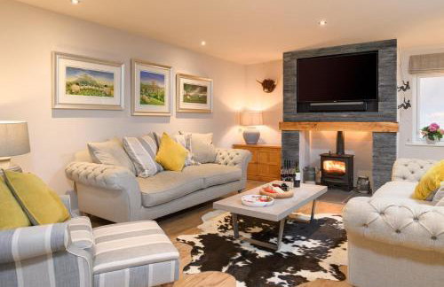 3 Bed in Harmby oc-ds300 - Photo 1