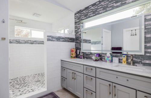 Casa Mariposa Newly Renovated Firepit*Fireplace*Great Deck*Pets Welcome! - Foto 17