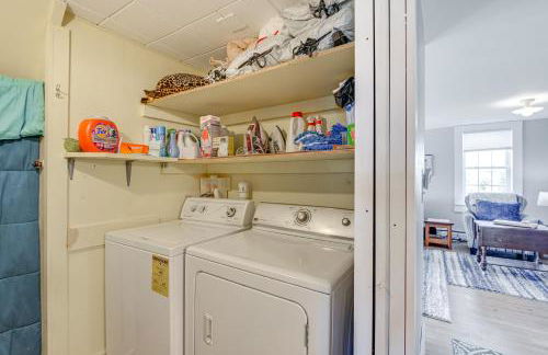 Cherryfield Home with Decks On Historic Horse Farm - Foto 22