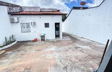 Casa de bairro tranquilo 1 a 10 pessoas com ótima localização e vigia de rua - Foto 11