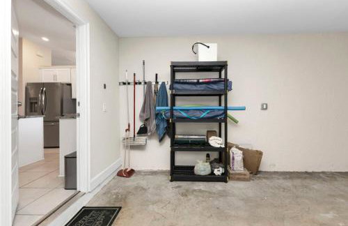 4BR Retreat Near Warm Mineral Springs & Beaches - Foto 49