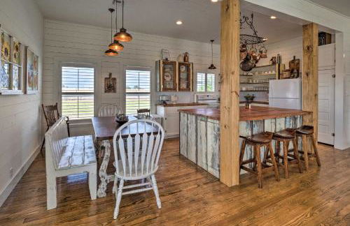 Hot Tub and Game Room! Family Schulenburg Retreat - Foto 6