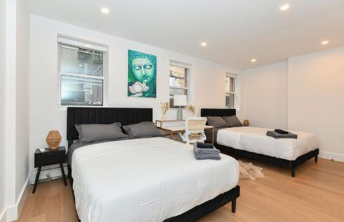 Sophisticated 3 Bedroom Duplex in the Heart of Midtown - Photo 20