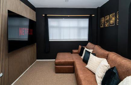 Large Contractor Dig with Pool Table - Foto 3