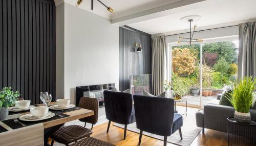 Large Luxury Solihull 5 Bedroom House - The Residence - Close to NEC - Sleeps 9 - Foto 3, Garden, Garden view