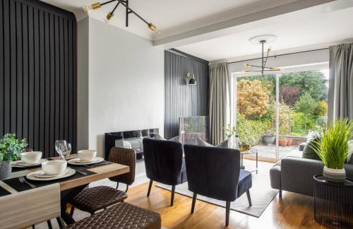 Large Luxury Solihull 5 Bedroom House - The Residence - Close to NEC - Sleeps 9 - Photo 3