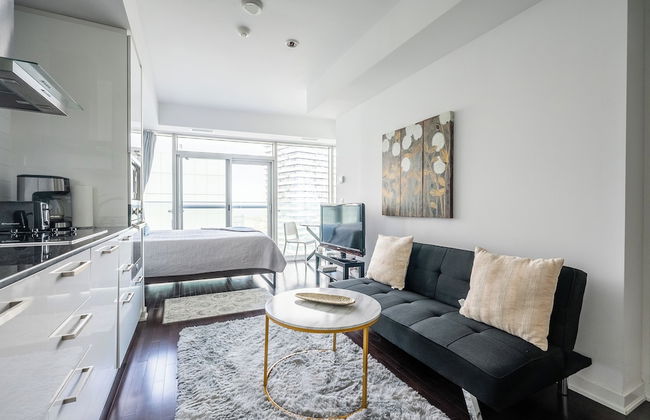 Maple Leaf Square - Photo 48