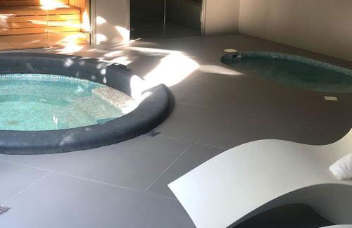 Exclusive Luxury Villa with Stunning Sea Views - Foto 29