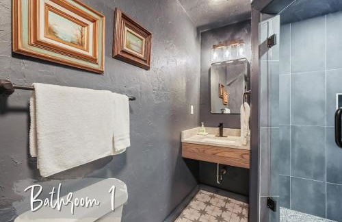 5BR Home 3 min to Paseo Arts #04 - Photo 28