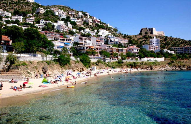 Apartment in Rosas Near Platja de Sta Margarida - Photo 25