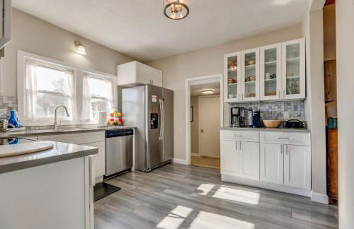 Soak n Stroll 2 State St Casino Firepit Dogs OK - Foto 14