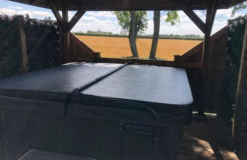 Couple’s Lodge With Hot Tub - Foto 46