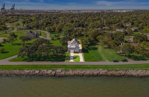 Stunning bayfront home with spacious deck and incredible Galveston Bay views - Foto 54