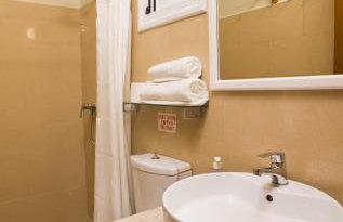 Acropolis Hotel - Photo 4