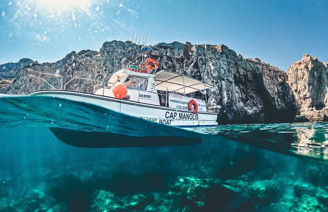 Capitán Manolis Pesca con barbacoa en el barco - Foto 9