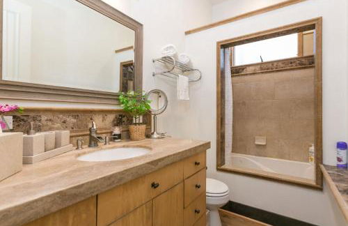 Stunning 2-Bedroom Home near Downtown Culver - Photo 7